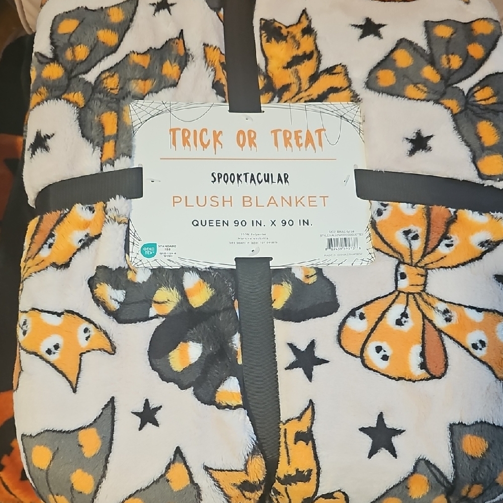 🎀 Spooktacular Halloween Bow Blanket Queen Size– Cozy, Cute & Festive! 👻